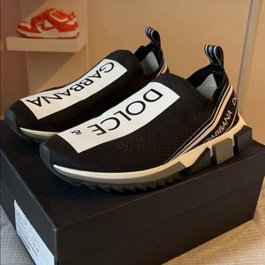 Mens Dolce and Gabbana Sneakers. SZ 44